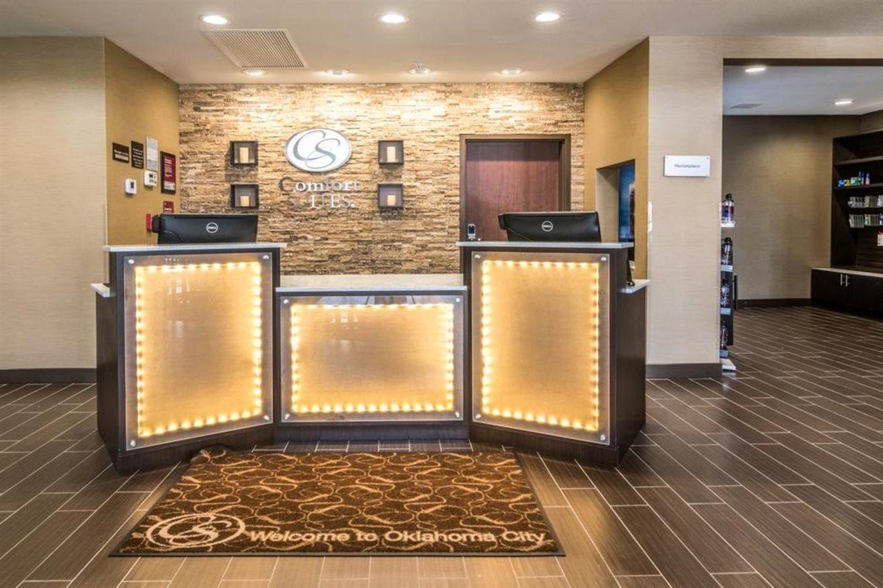 Comfort Suites Fairgrounds West Оклахома-Сити Экстерьер фото
