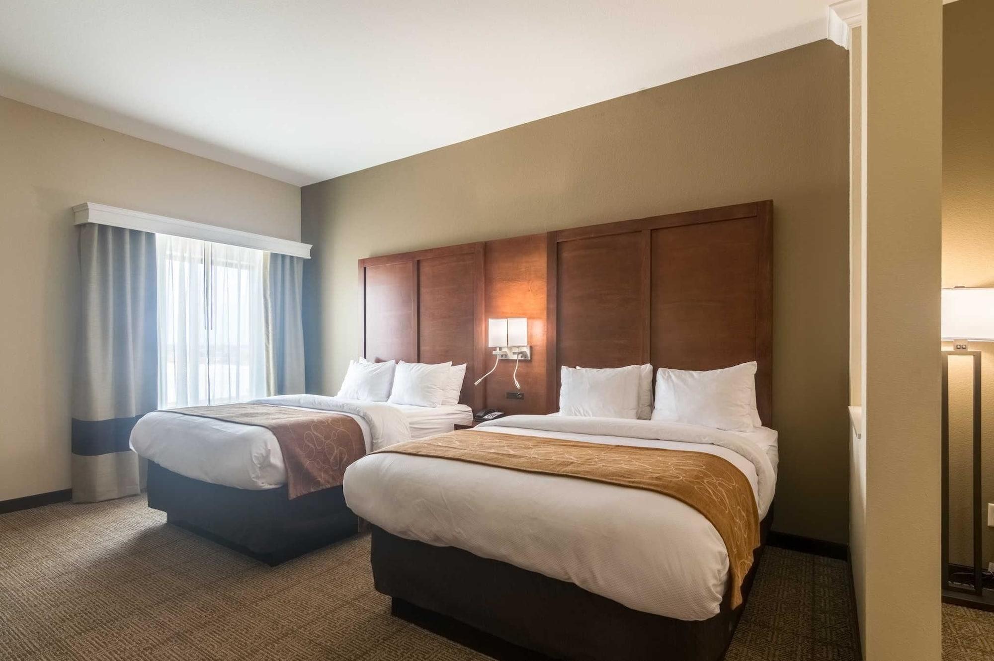 Comfort Suites Fairgrounds West Оклахома-Сити Экстерьер фото