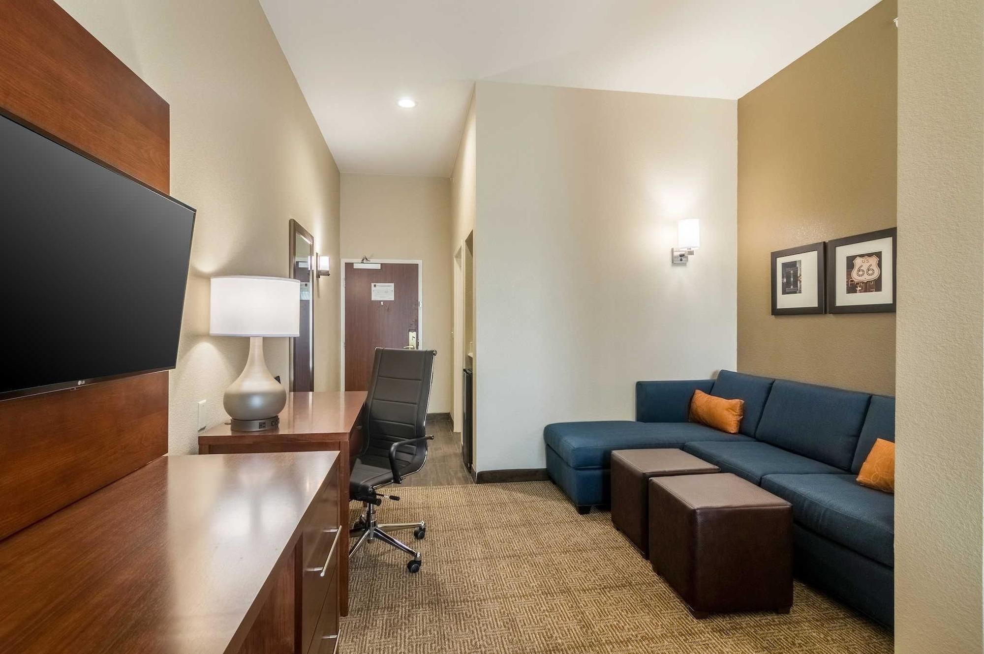 Comfort Suites Fairgrounds West Оклахома-Сити Экстерьер фото