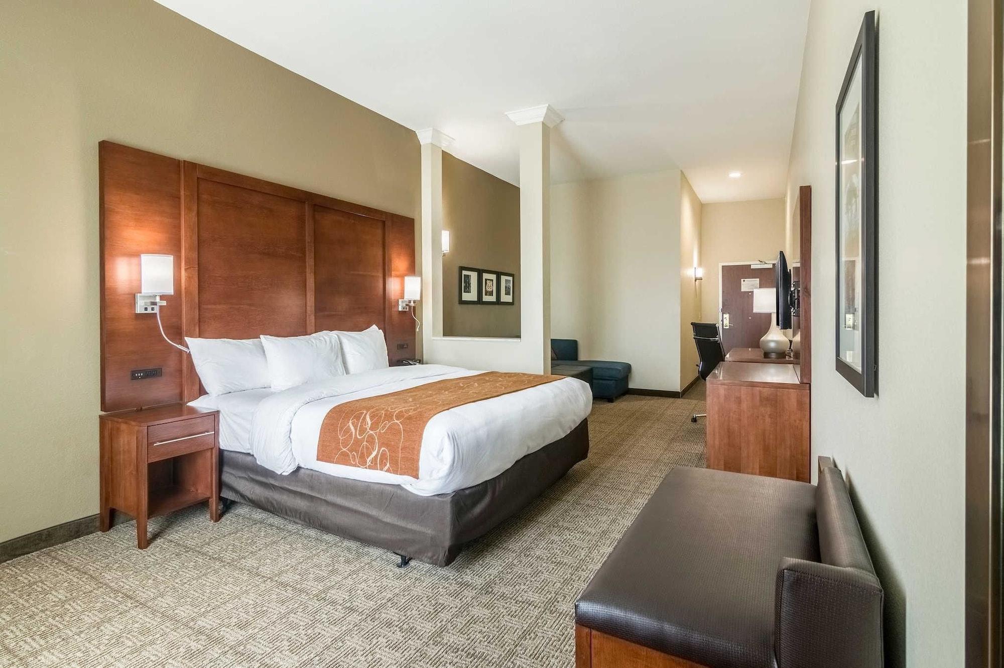 Comfort Suites Fairgrounds West Оклахома-Сити Экстерьер фото