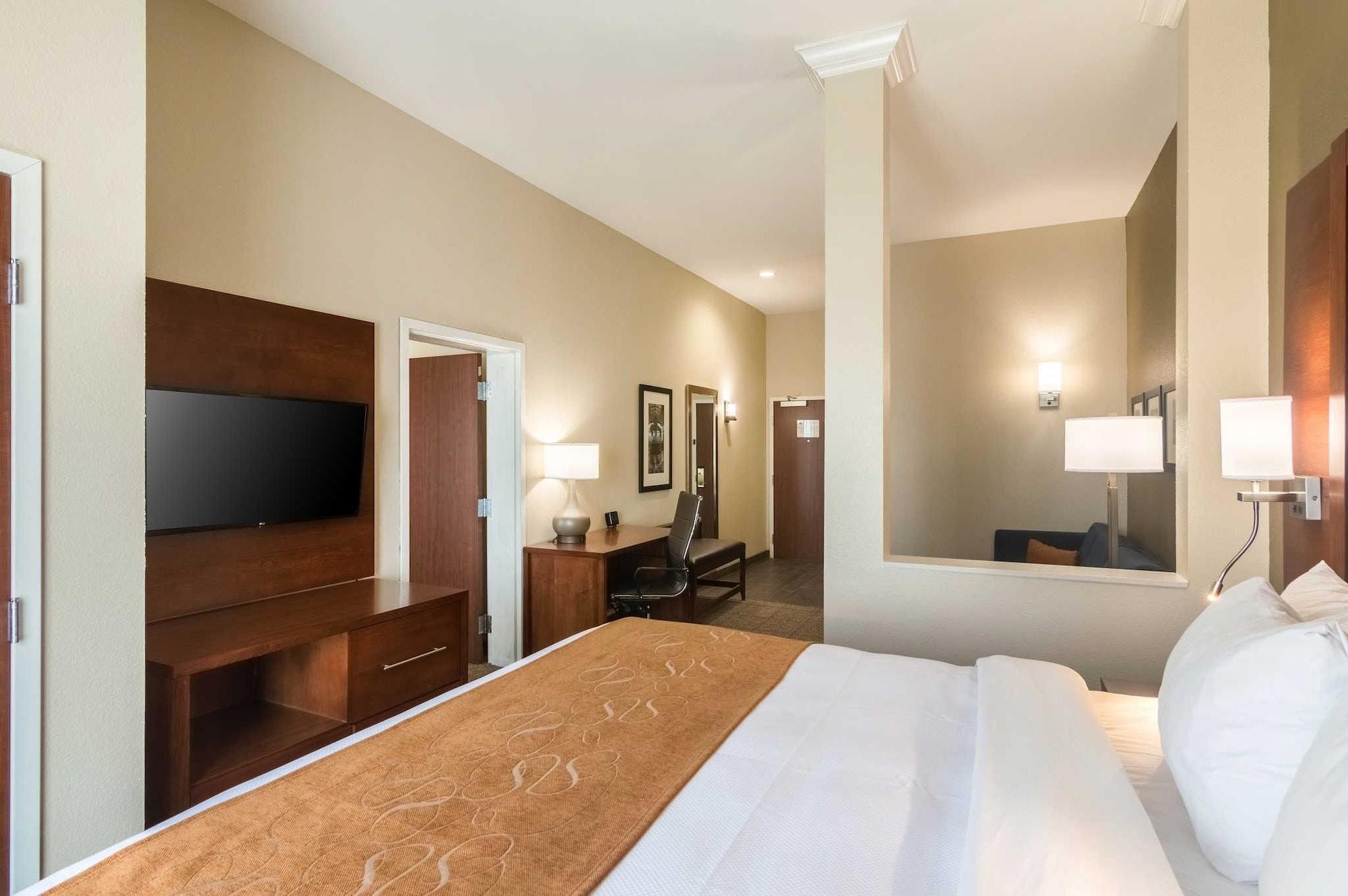 Comfort Suites Fairgrounds West Оклахома-Сити Экстерьер фото