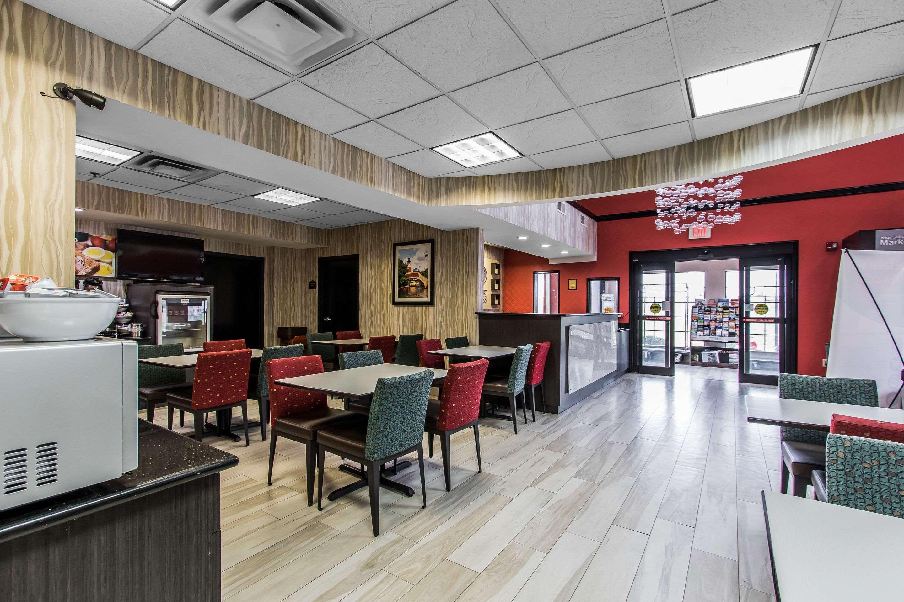 Comfort Suites Fairgrounds West Оклахома-Сити Экстерьер фото