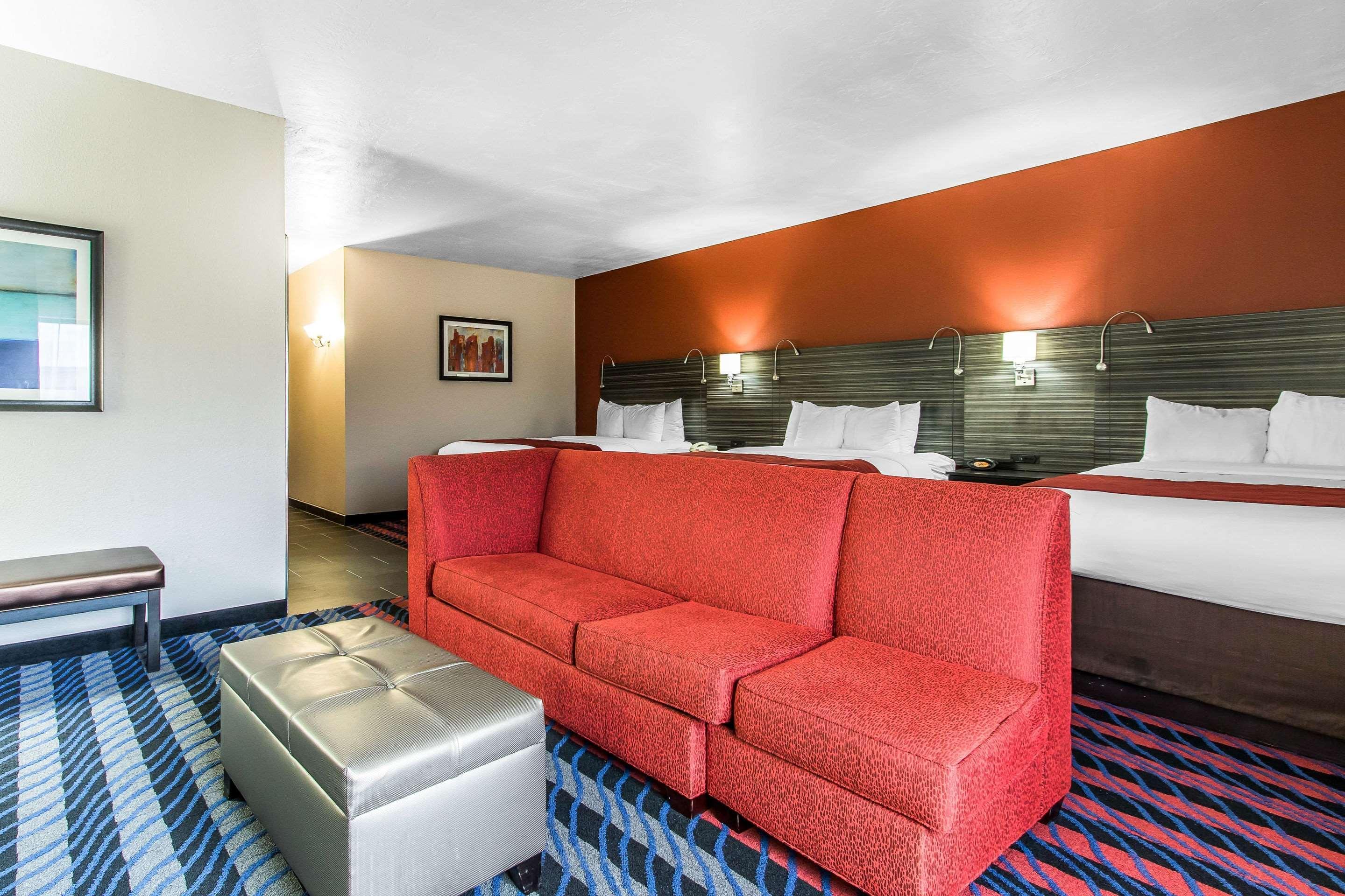 Comfort Suites Fairgrounds West Оклахома-Сити Экстерьер фото