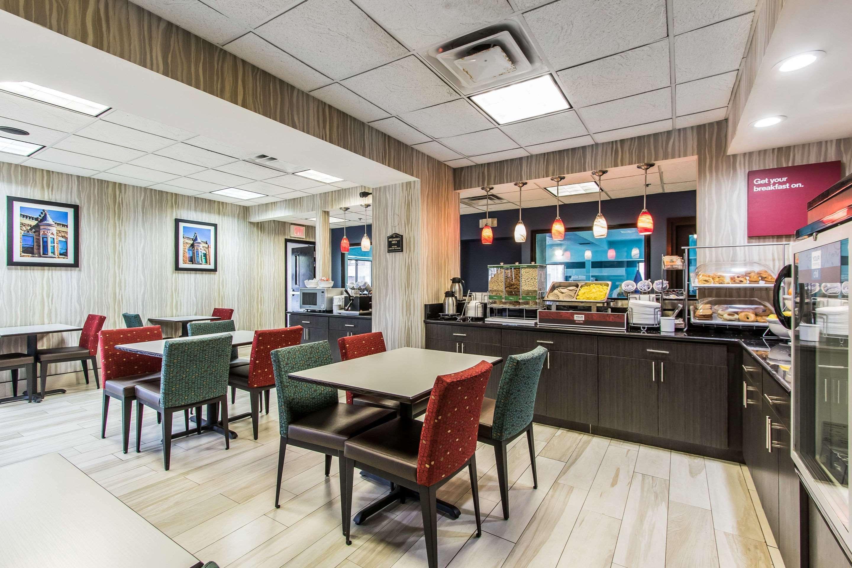 Comfort Suites Fairgrounds West Оклахома-Сити Экстерьер фото