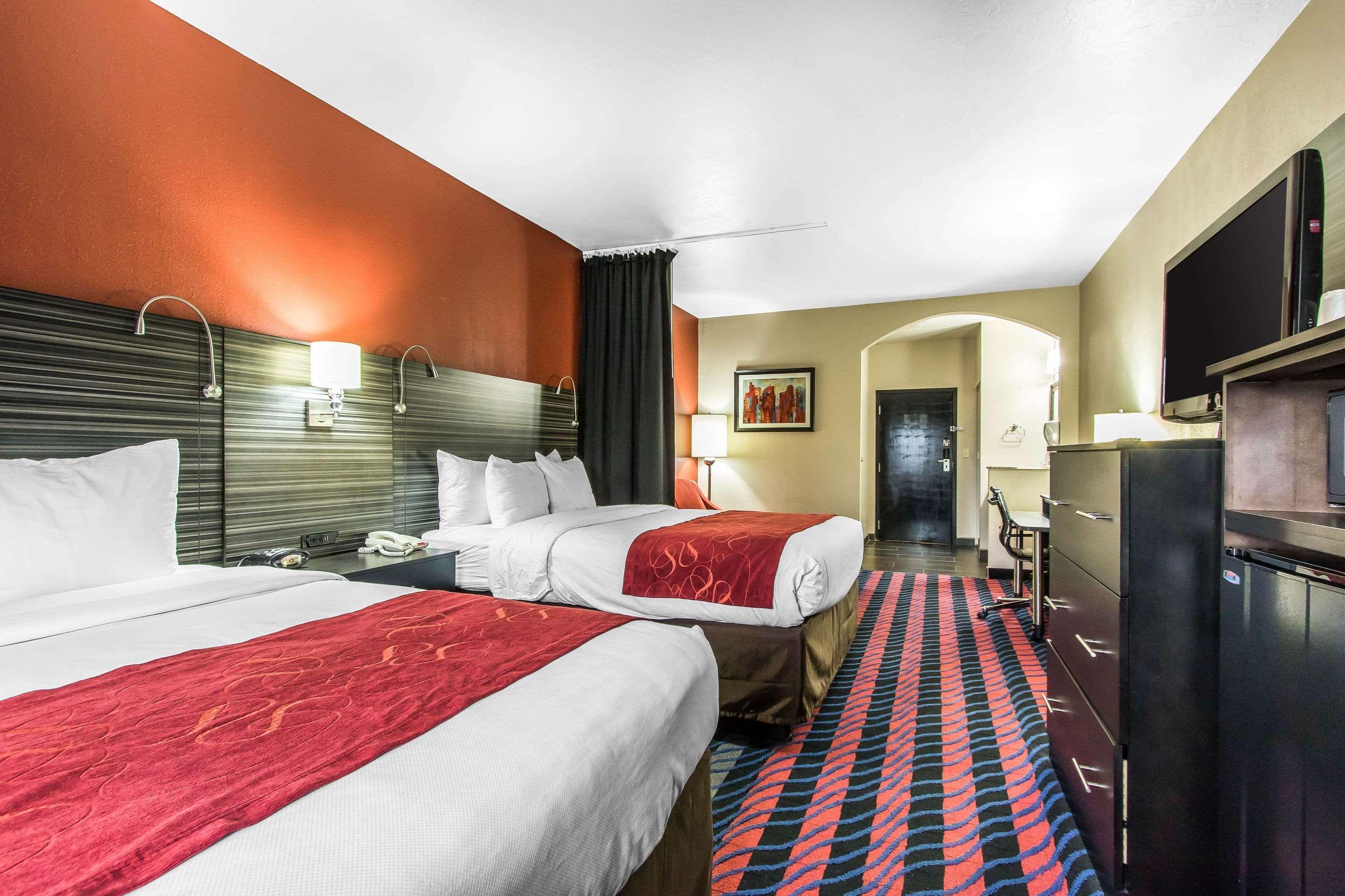 Comfort Suites Fairgrounds West Оклахома-Сити Экстерьер фото