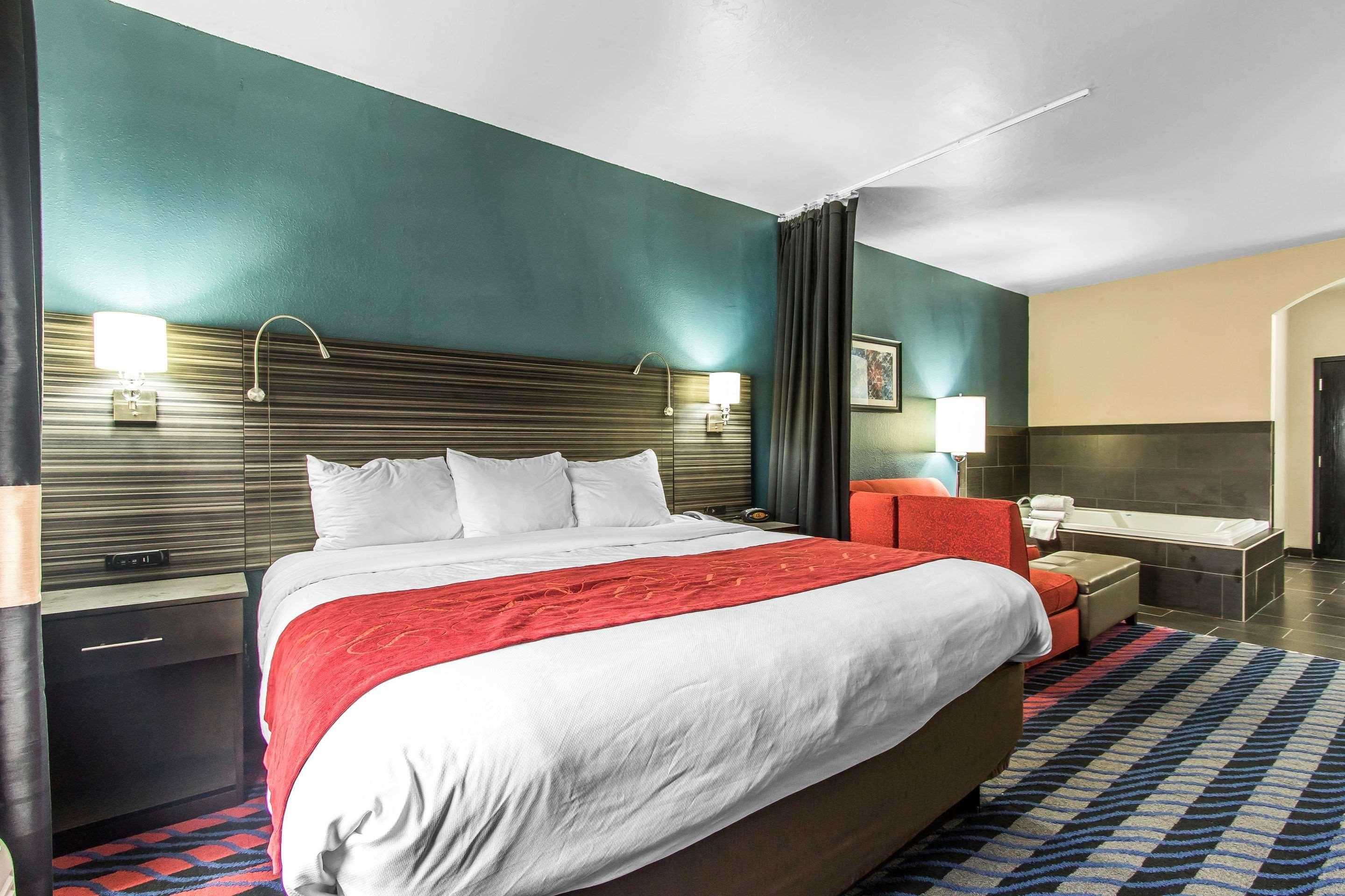 Comfort Suites Fairgrounds West Оклахома-Сити Экстерьер фото