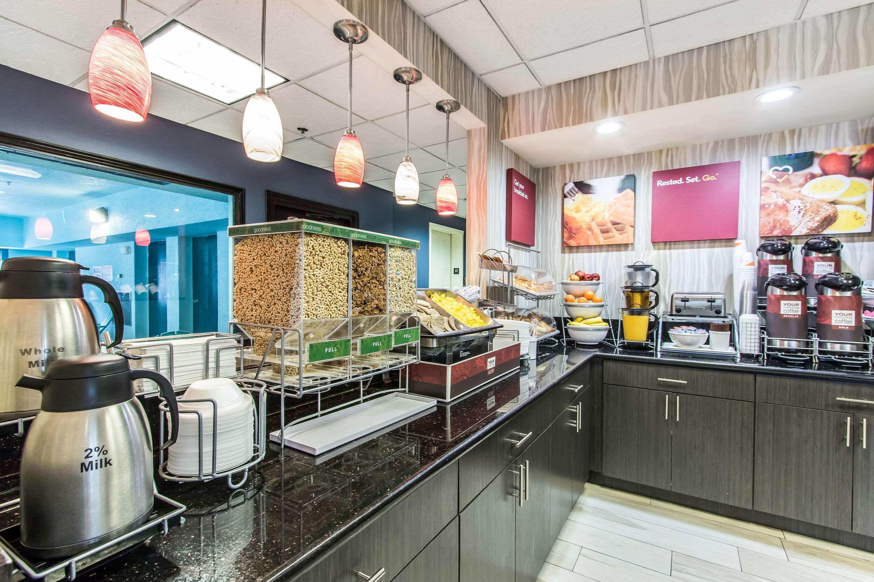 Comfort Suites Fairgrounds West Оклахома-Сити Экстерьер фото