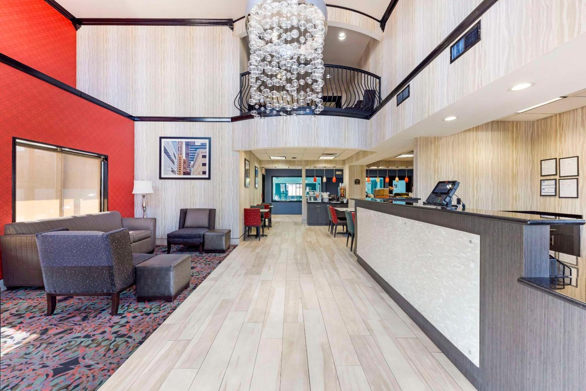 Comfort Suites Fairgrounds West Оклахома-Сити Экстерьер фото
