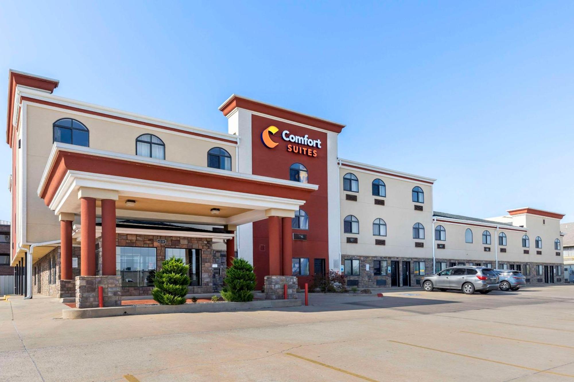 Comfort Suites Fairgrounds West Оклахома-Сити Экстерьер фото