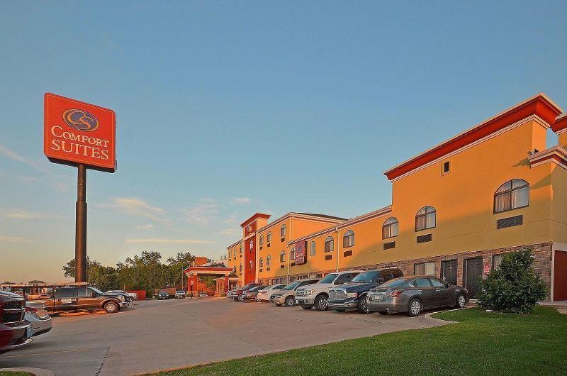 Comfort Suites Fairgrounds West Оклахома-Сити Экстерьер фото