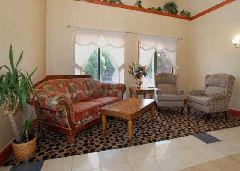 Comfort Suites Fairgrounds West Оклахома-Сити Экстерьер фото