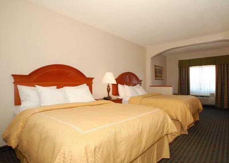 Comfort Suites Fairgrounds West Оклахома-Сити Номер фото